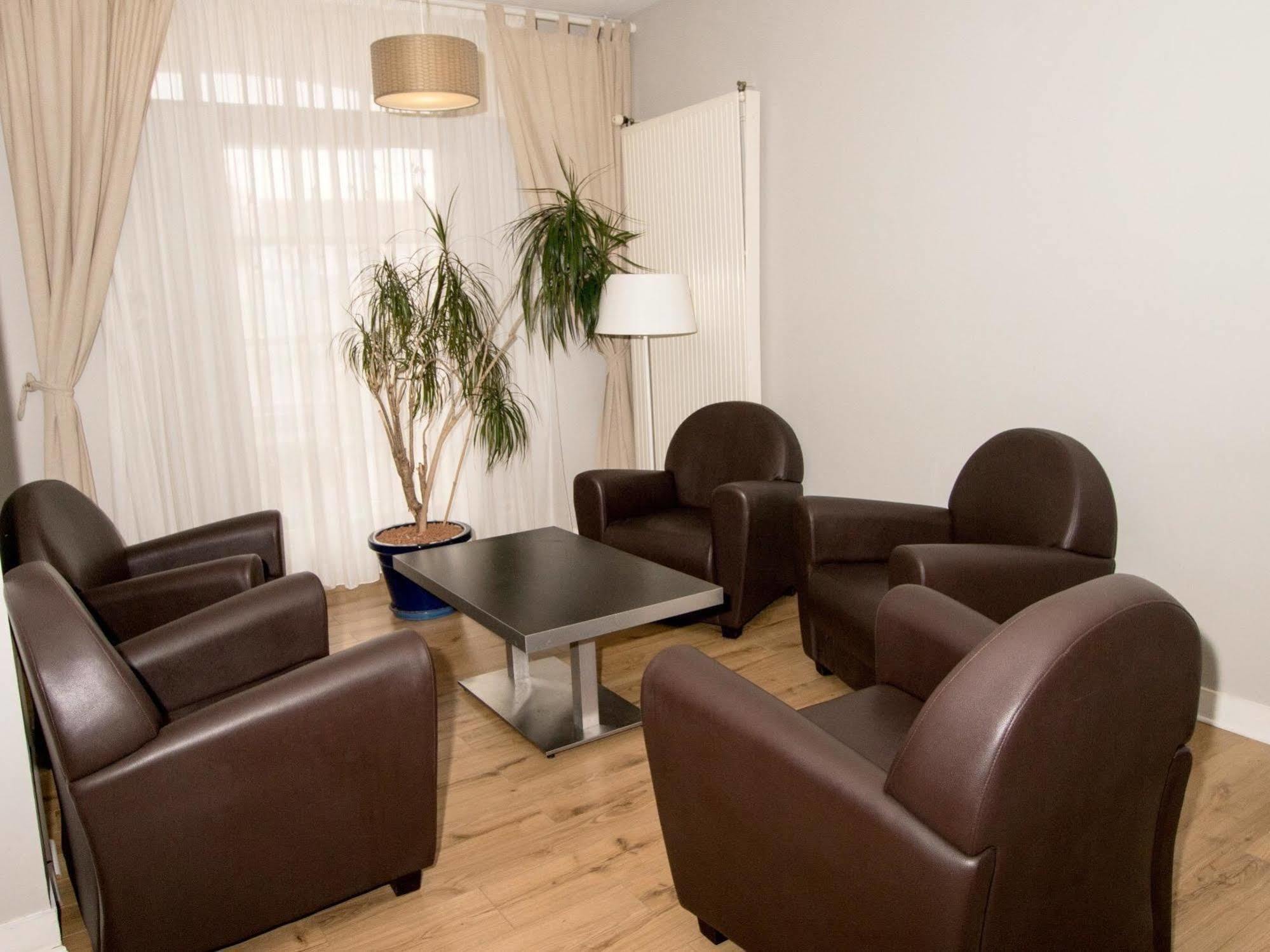 Hotel Le Plat D'Etain Brou Kültér fotó